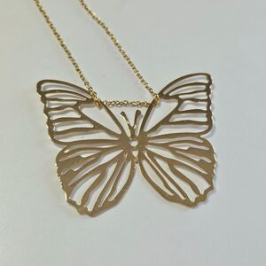 Gold tone filigree butterfly pendant necklace 19"